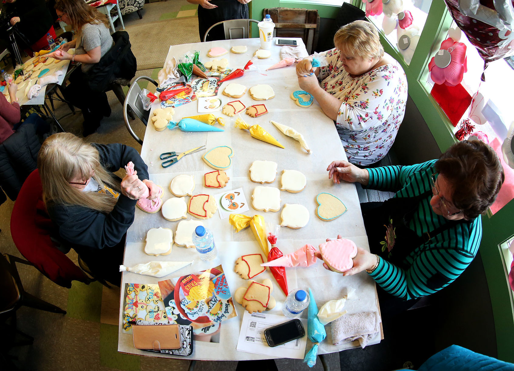 021118-Cookie-Decorating-005